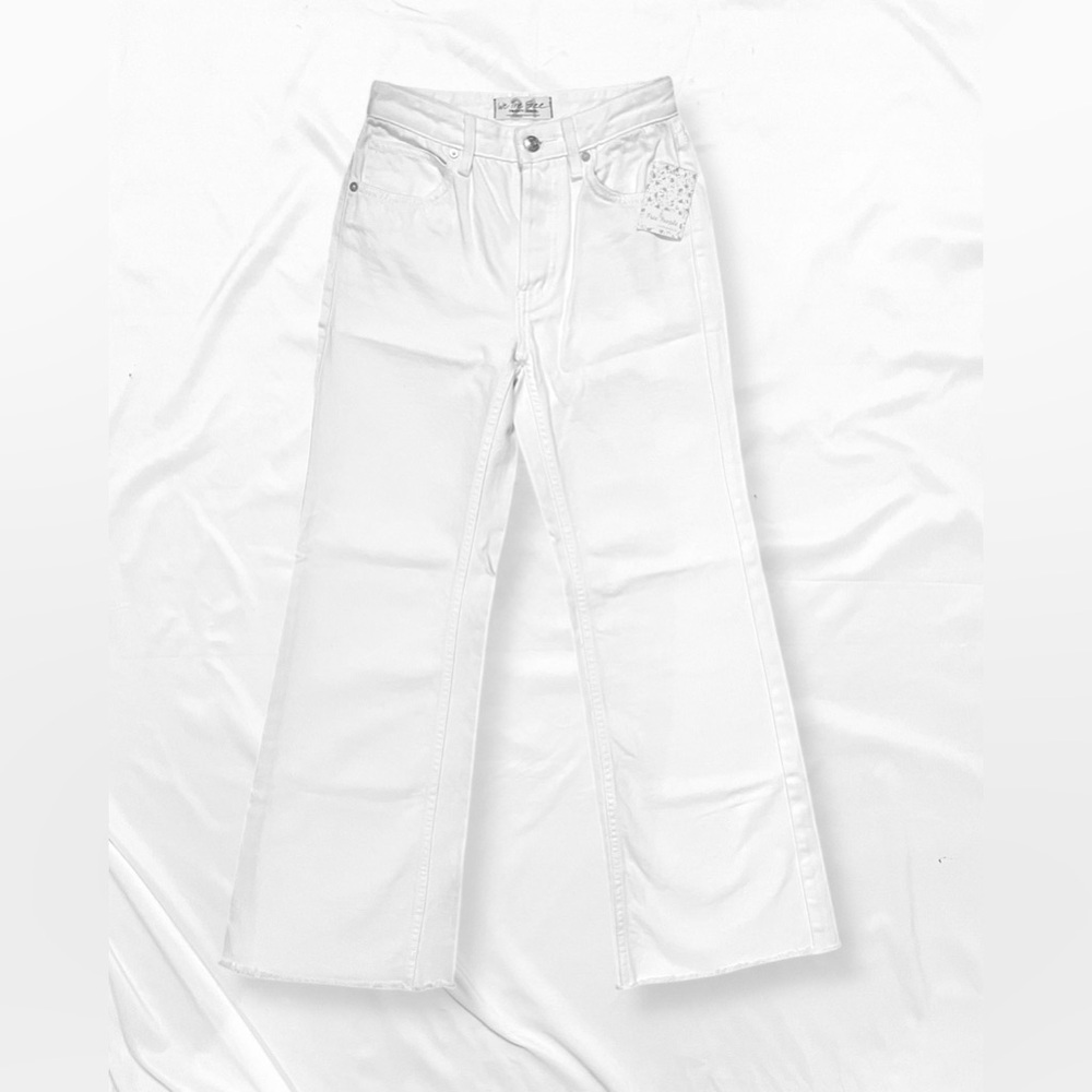 NWT Free People White Jeans with Raw Hem